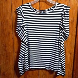 BRAND NEW W/O TAG Black and White Striped Puffed Long Sleeve XLG
